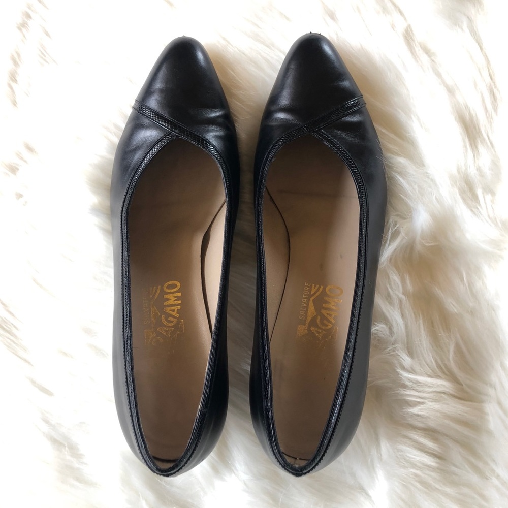 VTG SALVATORE FERRAGAMO Black Pumps, Size 7 1/2 B.